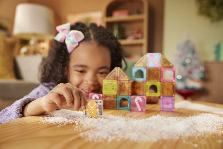 26Gingerbread_House_Travel_LS2_RGB.jpg